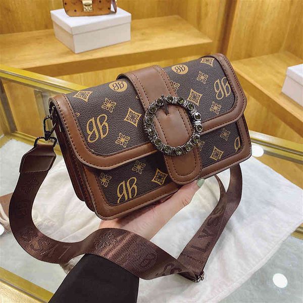 

popular female trend fashionable one shoulder hand design sense small square bag