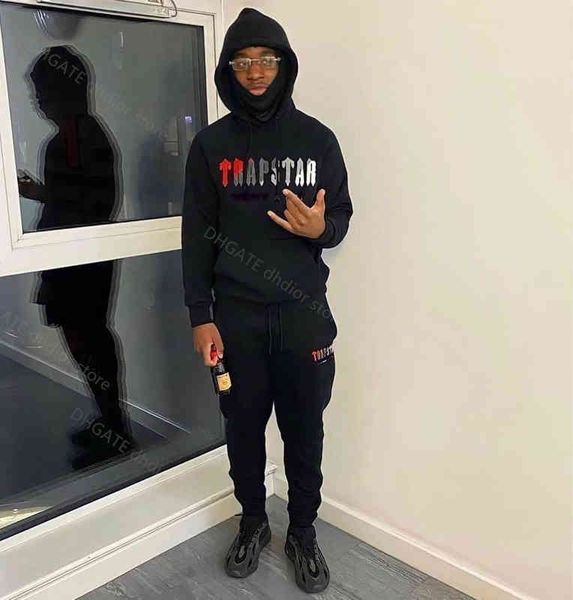 

22ss 1:1luxury designer trapstar hoodie towel embroidered decoding sportswear grey revolution high street men and women couple jumpers 1 to, Black