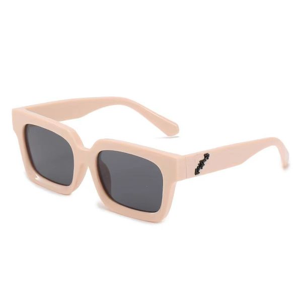 

woman sunglass fashion couple designer sunglasses for women mens luxurys designers sun glasses drive summer polarize sunglasses eyewear, White;black