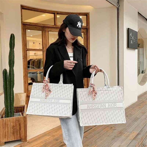 

new embroidered tote bag portable large bag capacity women's mobile phone bags