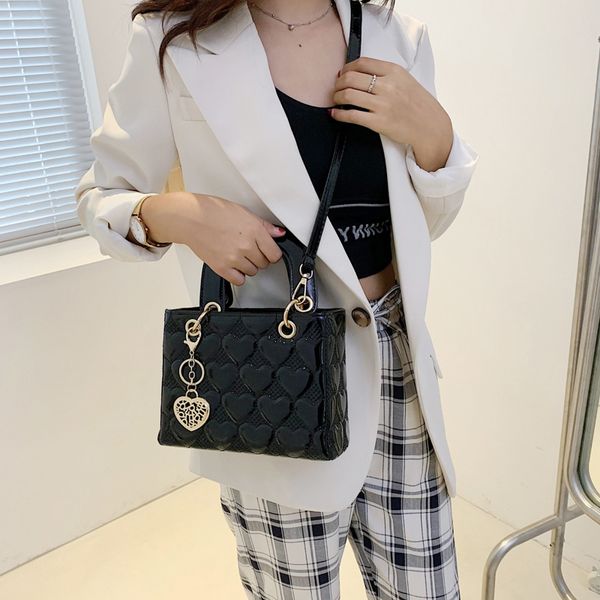 

crossbody messange bags for women purse classic 's heart-shaped lady handbag design s 2022 totes fashion shoulder bag wholesale