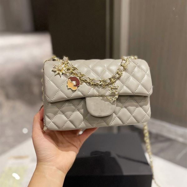 

mini crossbody bag luxury designs women handbags 2021 lambs leather clutch with badge ang gold chain flap purse sheepskin wallet messenger h