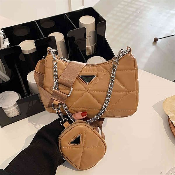 Bolsas baratas 70% de desconto em três três em uma rômbica treliça feminina de ombro de ombro único BURCH RED MESSENGER 2022 NOVA cadeia hobo