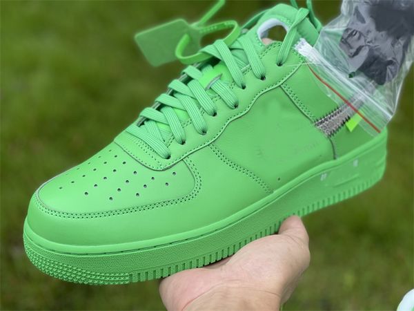 

2022 mca authentic 1 low light green spark running shoes metallic silver off lemonade gold blue '07 moma volt sneakers black white men, Red;white