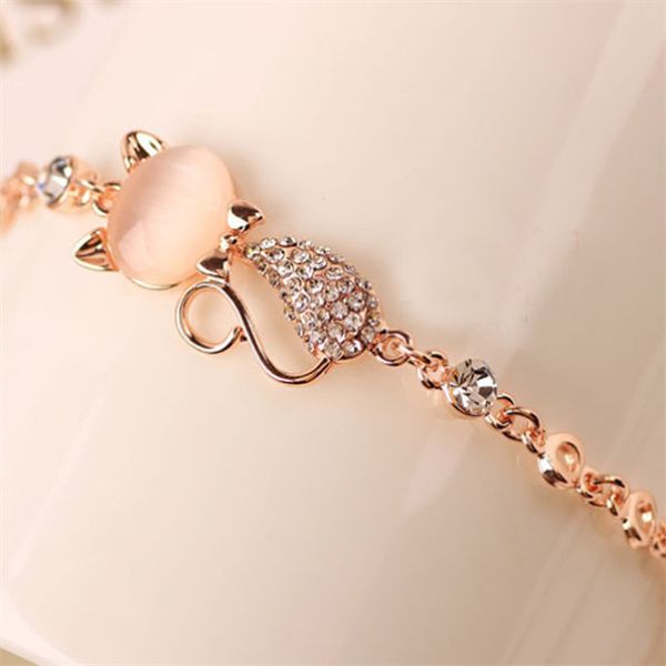 

exquisite popular charm bracelets fashion new cute cat pendant ladies alloy bracelet ab642, Golden;silver