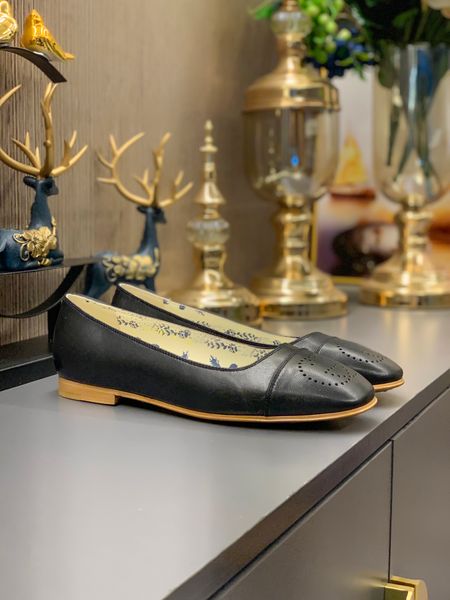 

2022 new sandals women's round head soft sole leather ballet shoes 35-40, Black