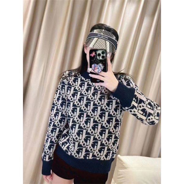 

contrast knitting neck long sleeved women's new french slim sweater autumn 80% off factory wholesale, White