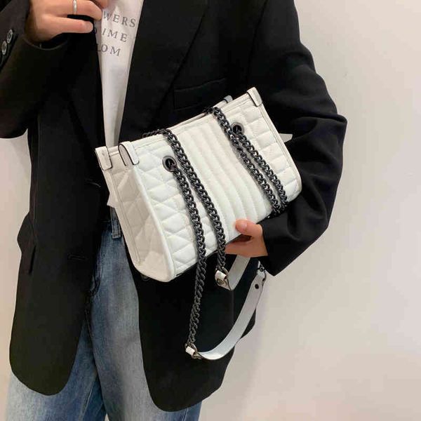 

2022 luxury bags ys2z personalized women's indentation messenger bag rhombic lattice embroidered thread large capacity