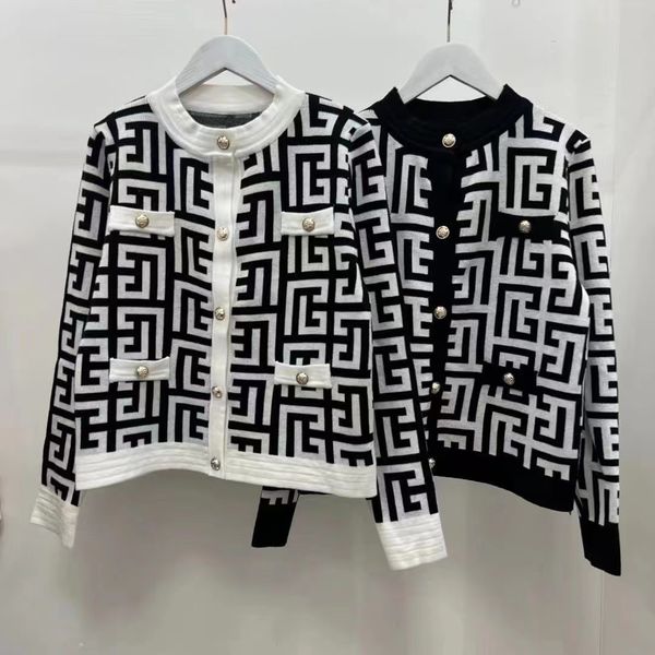 

womens knitting sweaters designer jackets long sleeved fashion knits coats metal button women cardigan casual autumn maze alphabet print swe, White