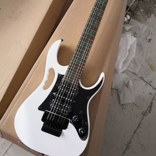 

7 strings white electric guitar with black hardware rosewood fretboard