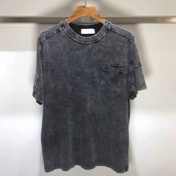 

men's t-shirts are washed to make old grey short-sleeved couples' loose shirts with pockets, White;black
