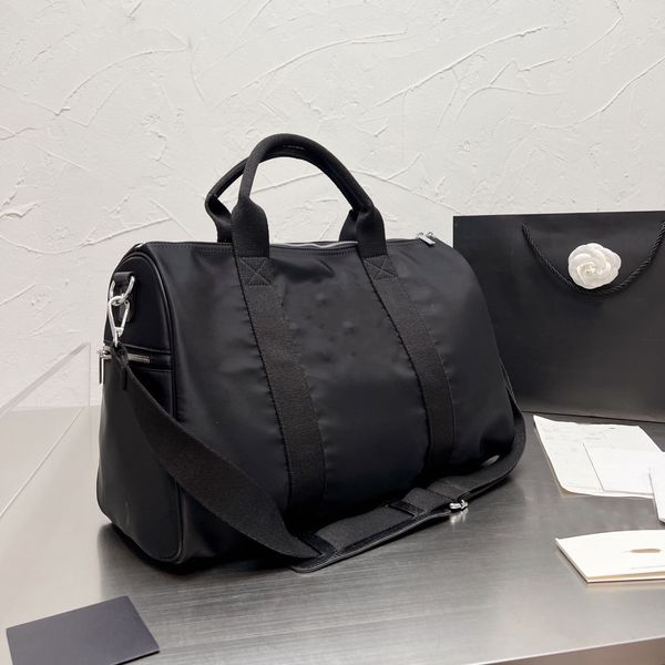 

large capacity travel bag classic versatile handbag fashion gym bag