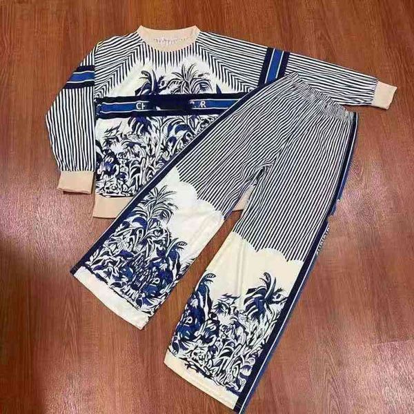 

2022 factory wholesale new winter d family classic lattice zipper coat harlan trousers leisure suit women 6idk ass4, Gray