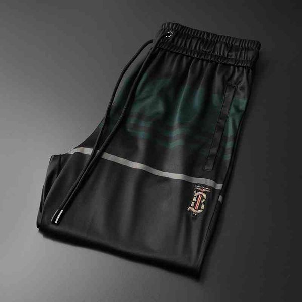 

men's clothing brand 2022 summer new quality men's sports casual shorts korean slim fit fashion striped capris, White;black