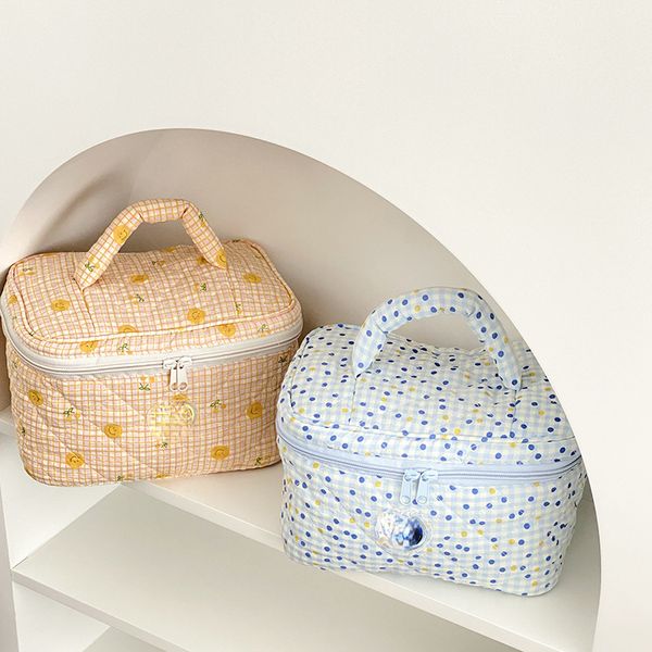 

hbpyeyu /ins cute makeup bag fresh portable large capacity toiletries storage box