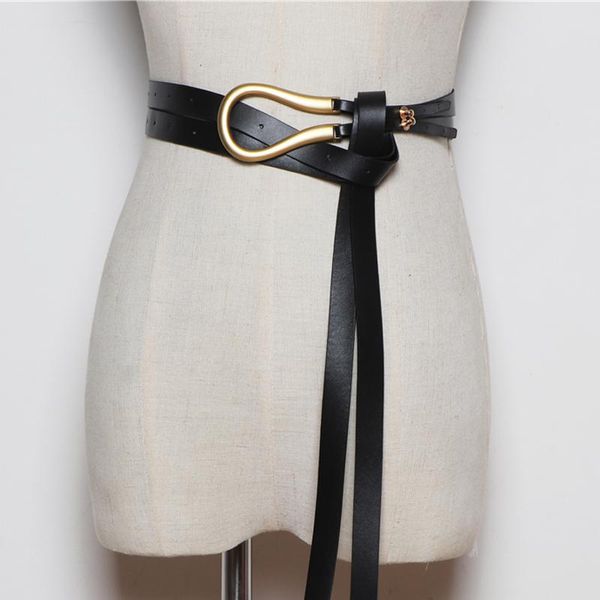 Cinture Cintura annodata con fibbia in lega di peso oro chiaro Cintura lunga solida Cintura da donna in morbida pelle PU