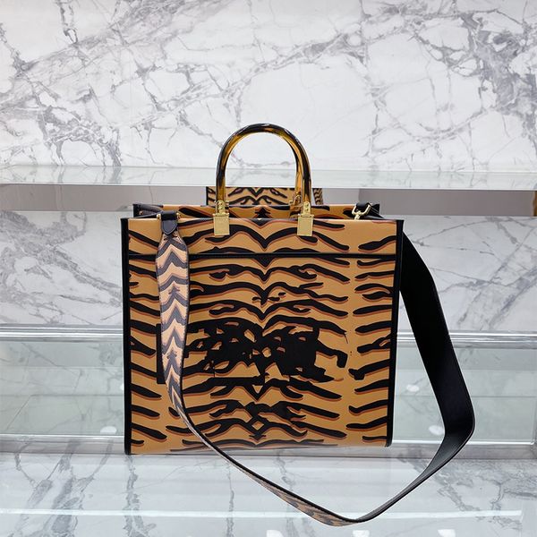 

2022 new tiger print tote shopping bags tortoiseshell handle leather famous designer handbag large capacity 35cm messenger bag luxury wallet