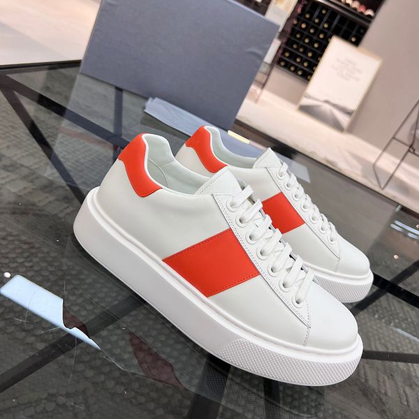 

2022 luxury designer casual shoes black and white sneakers capsule series leather shoes flat sole rubber low flat sole sneakers 40-45