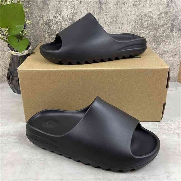 

kanyes designer yeesys slippers men west slides women sandals slippers core bone earth brown pure desert sand foam runners triple white blac, Black