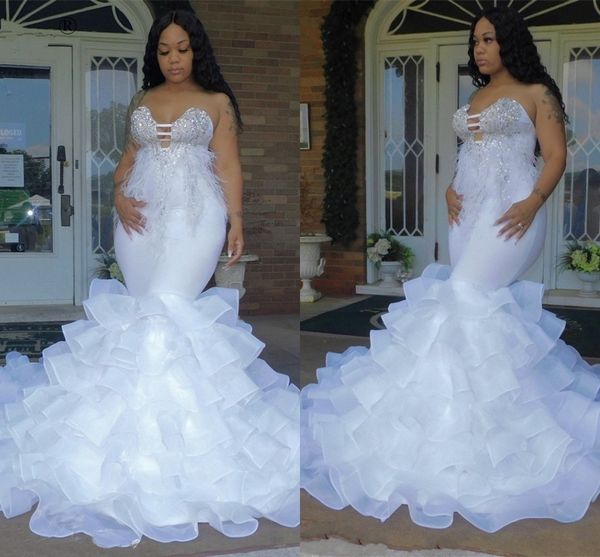 

2022 luxurious feathers crystals wedding dress plus size tiered skirts strapless lace-up mermaid bridal dresses for african women, White
