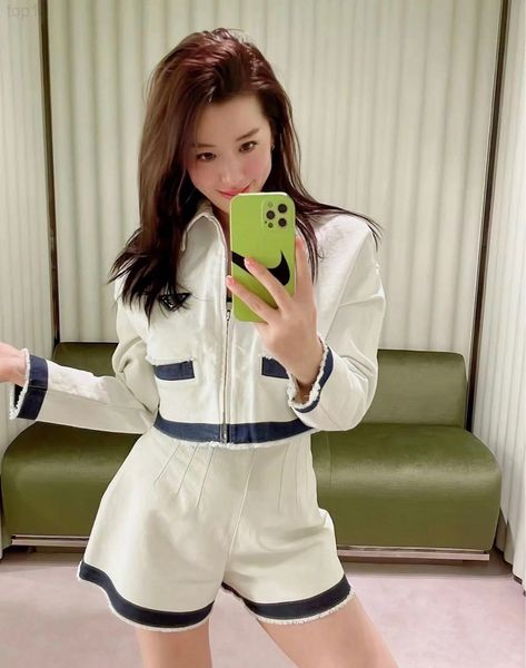 

two piece dress designer blocking short color denim jacket women's french high sense long sleeve 2022 slim design versatile tcfh, White