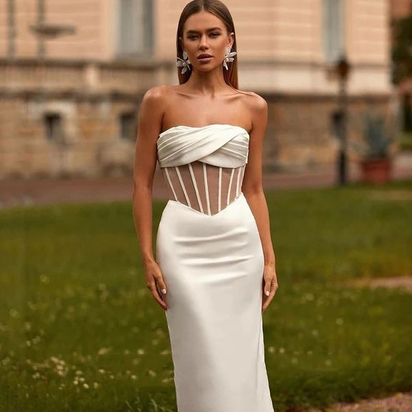 Einfaches trägerloses Abendkleid im Meerjungfrau-Stil, durchsichtiges, rückenfreies Party-Cocktailkleid in Teelänge, sexy geraffte formelle Abendkleider W220421