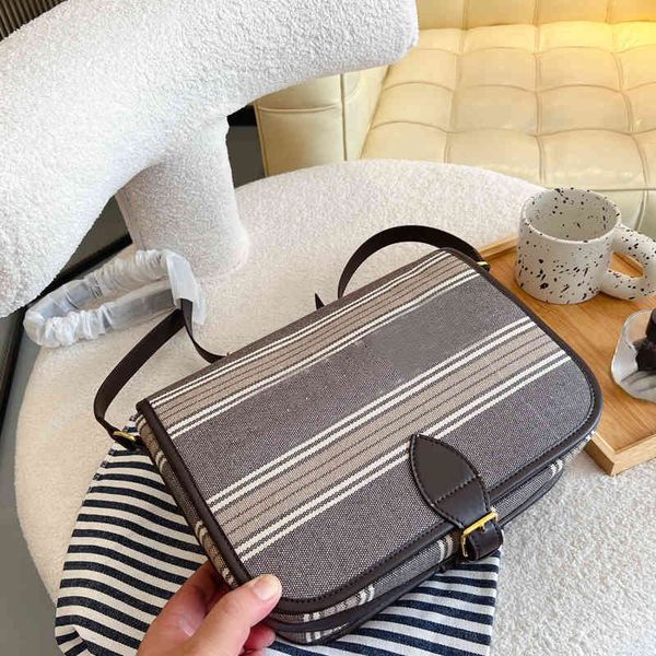 

bag designer designer vintage messenger bags womens shoulder bag luxurious square shoulder crossbody bags lady embroidery handbags 220719