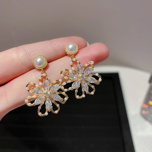 

gold plated 925 silver needle korean fashion personality earrings pearl diamond flower earrings internet celebrity design eardrop, Golden