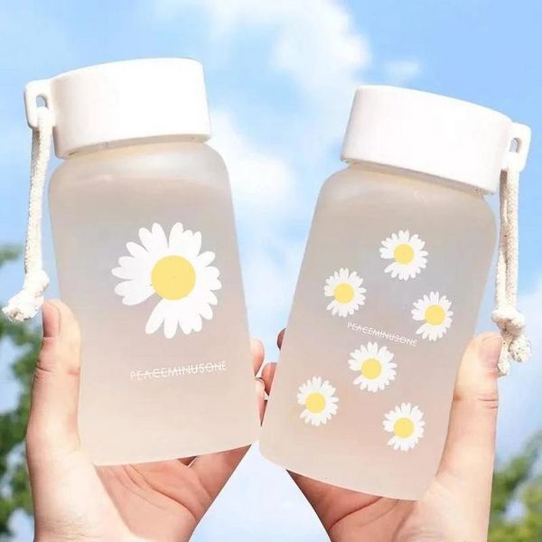 500 ml kleine Gänseblümchen-Wasserflaschen aus transparentem Kunststoff, BPA-frei, kreative, gefrostete Wasserflasche mit tragbarem Seil, Reise-Teetasse 0322