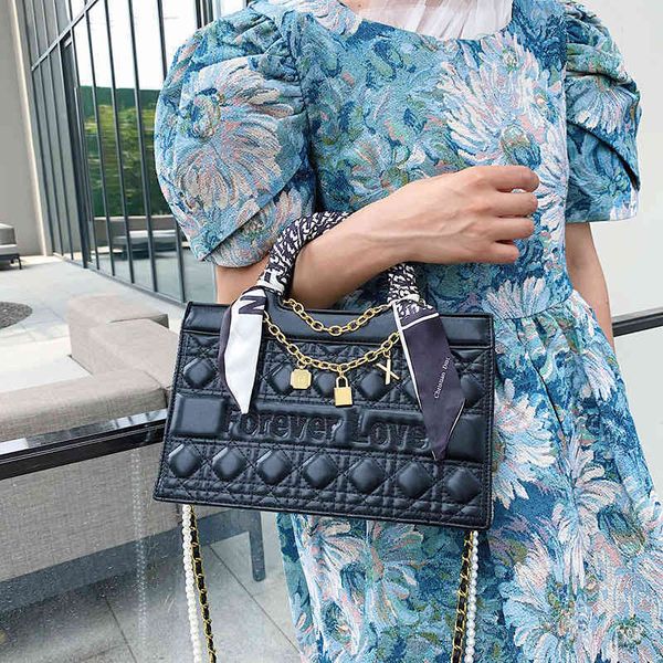 

2022 new designer handbags female net red chain messenger ling lattice texture one