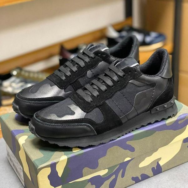 

2023 rivet camouflage running shoes suede stud stylist shoes men women sneakers designer checkered studded flats mesh camo fashion trainers