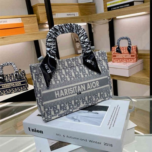 

trendy fashion printed silk scarf woven portable small square autumn and winter new textured single messenger clearance outlet sale