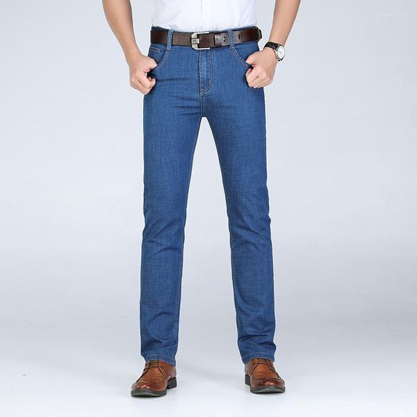 Jeans masculinos Primavera Summer Summer para homens calças clássicas de jeans clássicos
