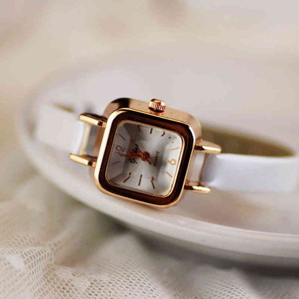 

the same korean square women's belt cute with a small dial fashion watch female, Slivery;golden
