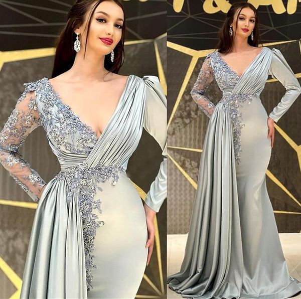 2022 Silber Sexy Ballkleider V-Ausschnitt Spitze Applikationen Perlen Lange Ärmel Dubai Abendkleider Plus Size Meerjungfrau Formelles Partykleid