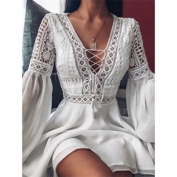 Sexy Crochet Lace V Neck Mini Dress Summer Flare Sleeve Chiffon Beach Sundress Mulheres elegantes Party Party Sexi 210319