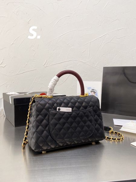 

chan 2022 cc logo brand shopping bag coco handle catwalk gold-tone lacquered metal black chain square shoulder bag luxury mothers day gift f