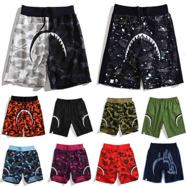 Shorts de praia calças de esportes de homens banhando macacas de moles Sorto de sunura de camuflagem curta letra de moda de moda impressão de tubarão luminoso Men935n