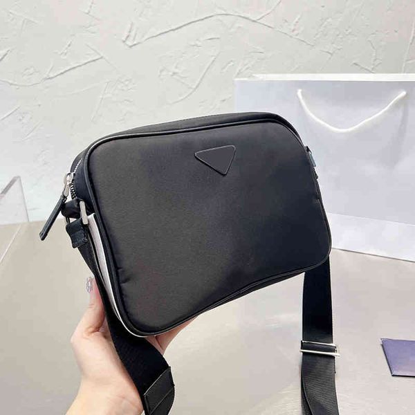 

shoulder nylon bags luxury handbags messenger bag men designer classic 2 in 1 tote black crossbody bags women mini purse wallet 220824
