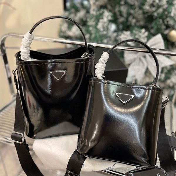 

2022 luxury jewelry designer bag 22 mini bucket open bead paint bright face single messenger leisure simple