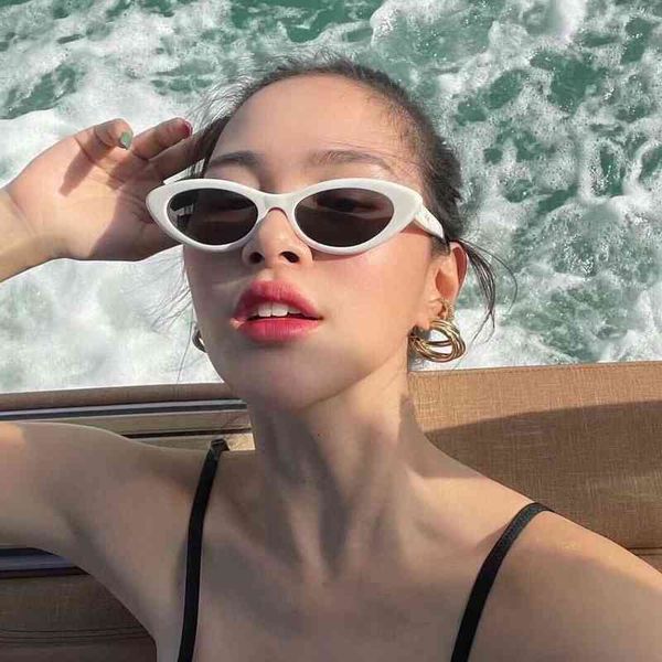 

sunglasses ce cat's eye small box recommended fashion trend, White;black