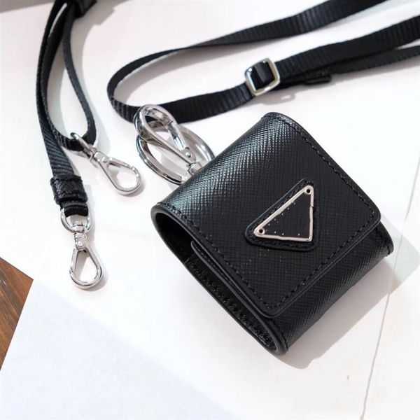 

2021 european and american women keychains new black khaki letter cosmetic bag dressing desk storage 0982654, Silver