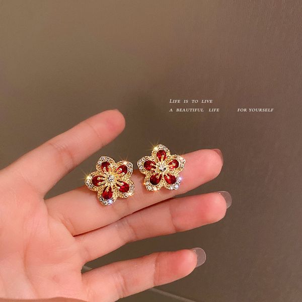 

925 silver stud rhinestone-encrusted red flower bead stud earrings french retro compact light luxury petal fashion eardrop, Golden
