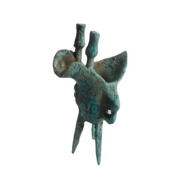 

hinese antique old shang dynasty bronze surface rust tripod legs., Black