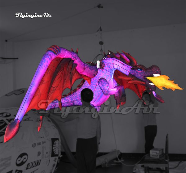 Dragão de incêndio inflável vermelho de suspensão 2,5 / 4m que ilumina o dragão acima do dragão com a chama na boca para a fase do concerto e a decoração de Halloween