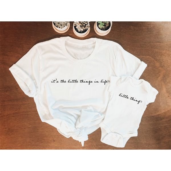 Die „It’s The Little Things“-T-Shirts für Mama und ich, Mama-Hemden, passende T-Shirts für Mama und Baby im Familienlook, T-Shirts für Mama und Tochter 220531