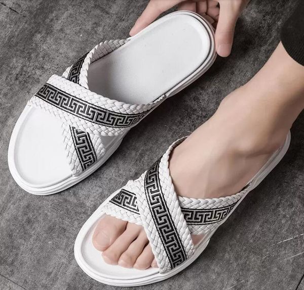 

luxury printed designer mens medusa comfort rubber slides sandals with checkered pattern flower outdoor beach slippers casual flip flops, Black
