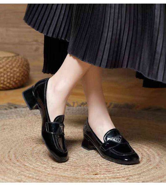 

triangle standard middle heel lefu 2022 new roof channel goods p family one pedal single shoe layer patent leather women's shoes, Black