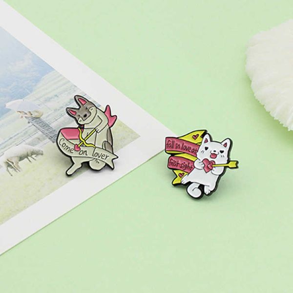 

cupid arrow sinto white cat fashion creative cartoon animal ribbon couple brooch jewelry, Gray