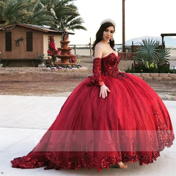 Burgunderrotes Organza-Bonbon-16-Quinceanera-Kleid mit Paillettenapplikationen und Perlen, herzförmiges Festzugskleid, mexikanisches Mädchen-Geburtstagskleid